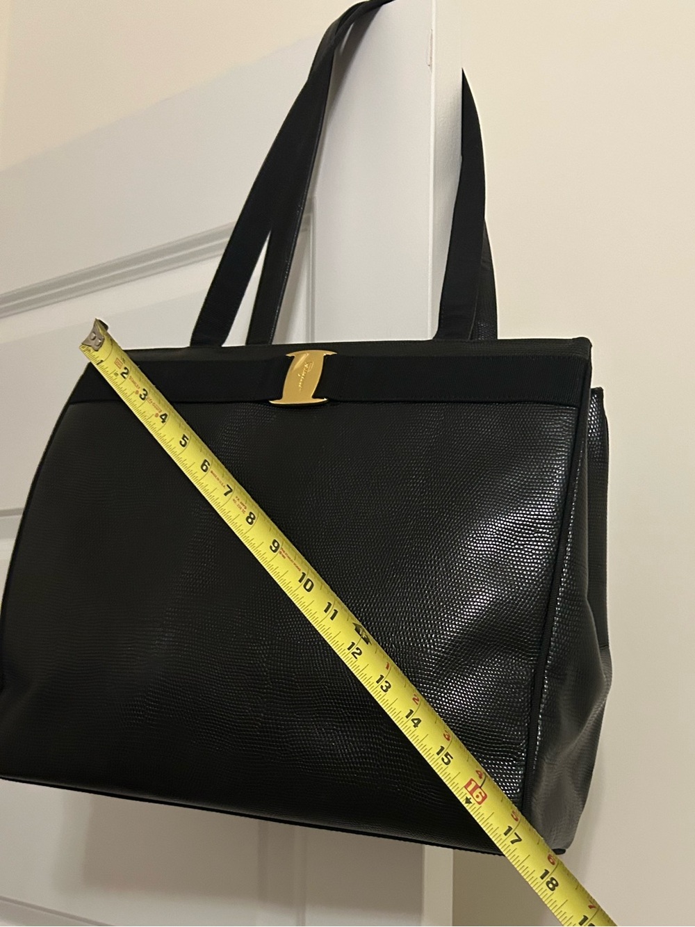 Salvatore Ferragamo EUC Authentic Luxury Leather Handbag - Picture 10 of 10